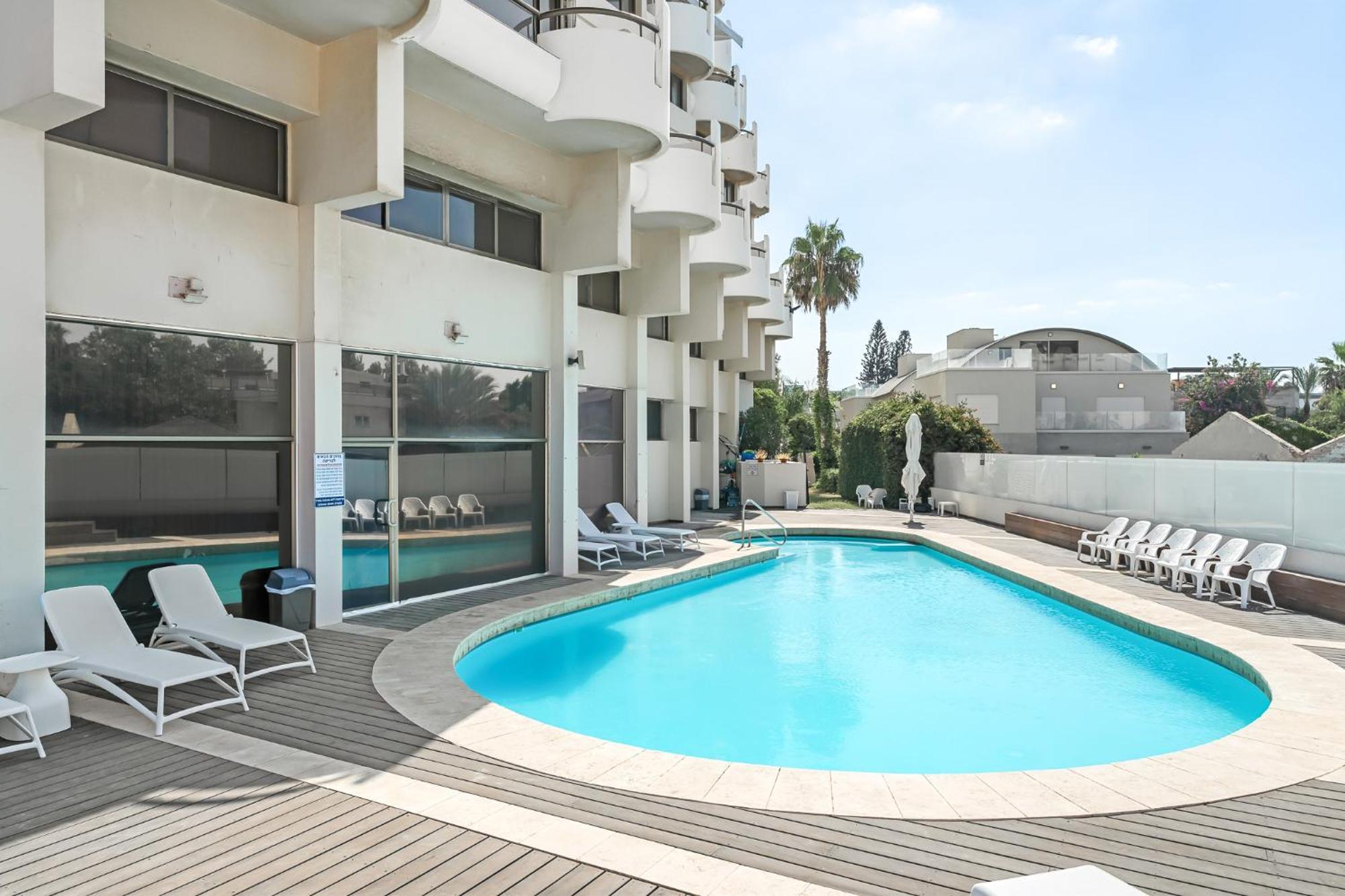 Elegant Duplex With Parking By Beachfront Stay Herzliya Ngoại thất bức ảnh