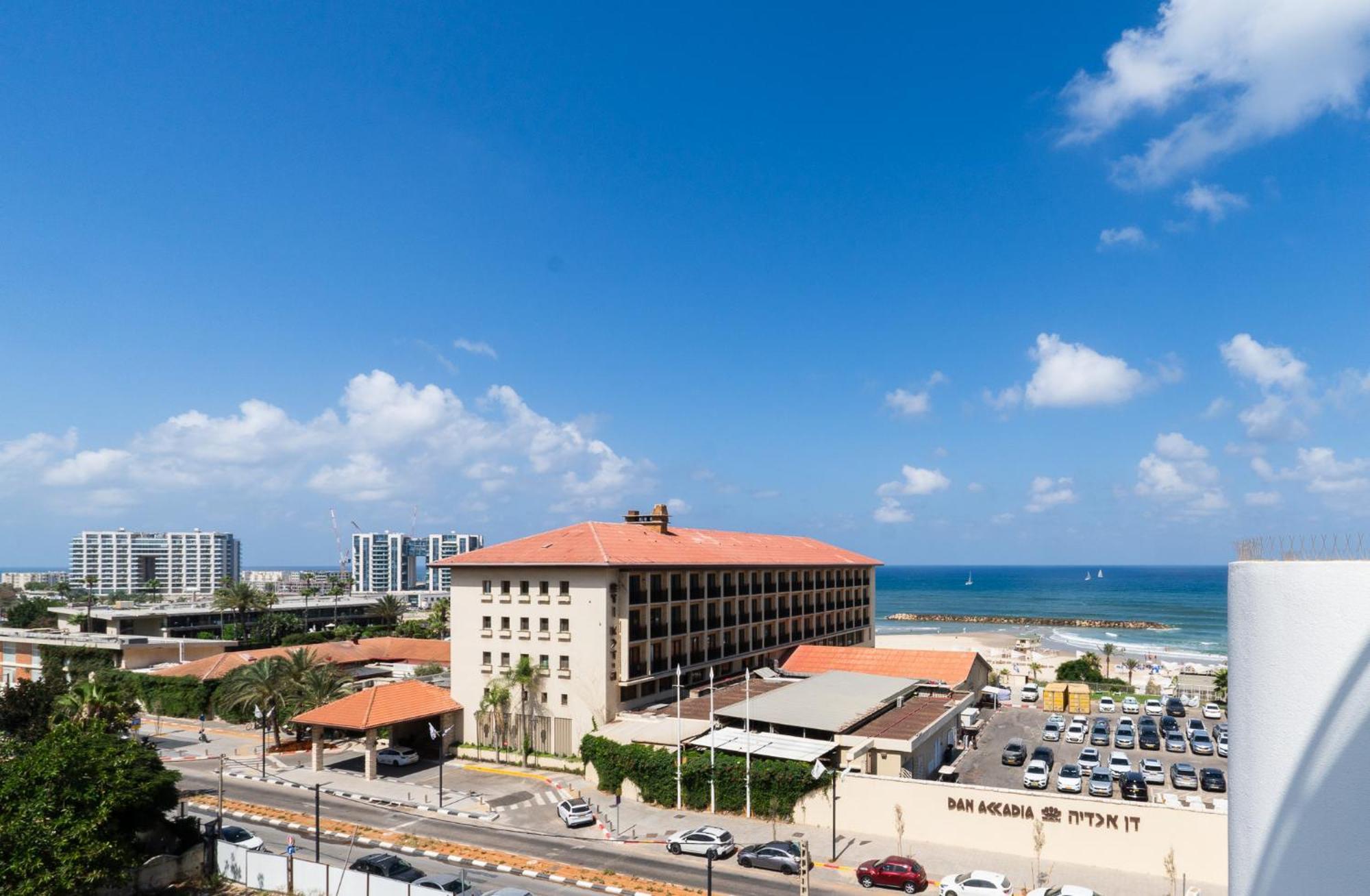 Elegant Duplex With Parking By Beachfront Stay Herzliya Ngoại thất bức ảnh